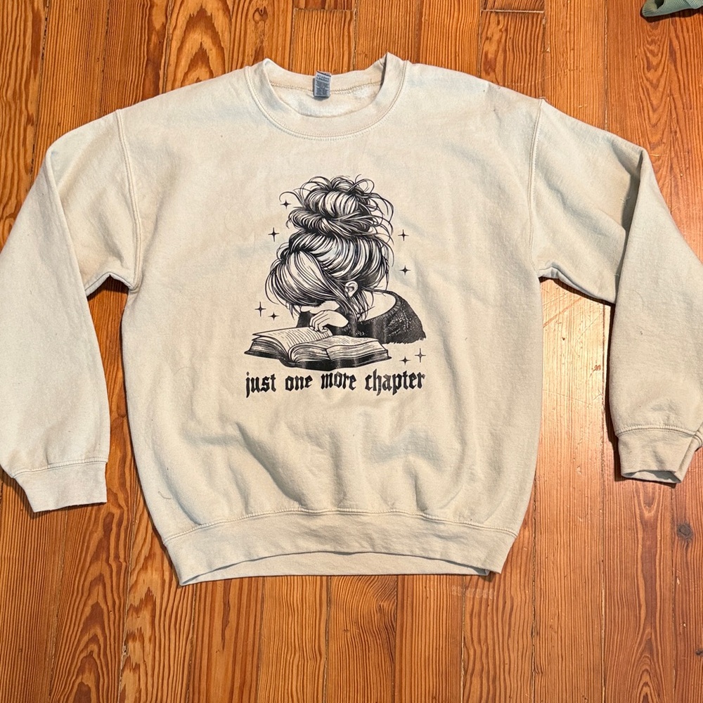 Gildan Beige Graphic Crewneck Sweater